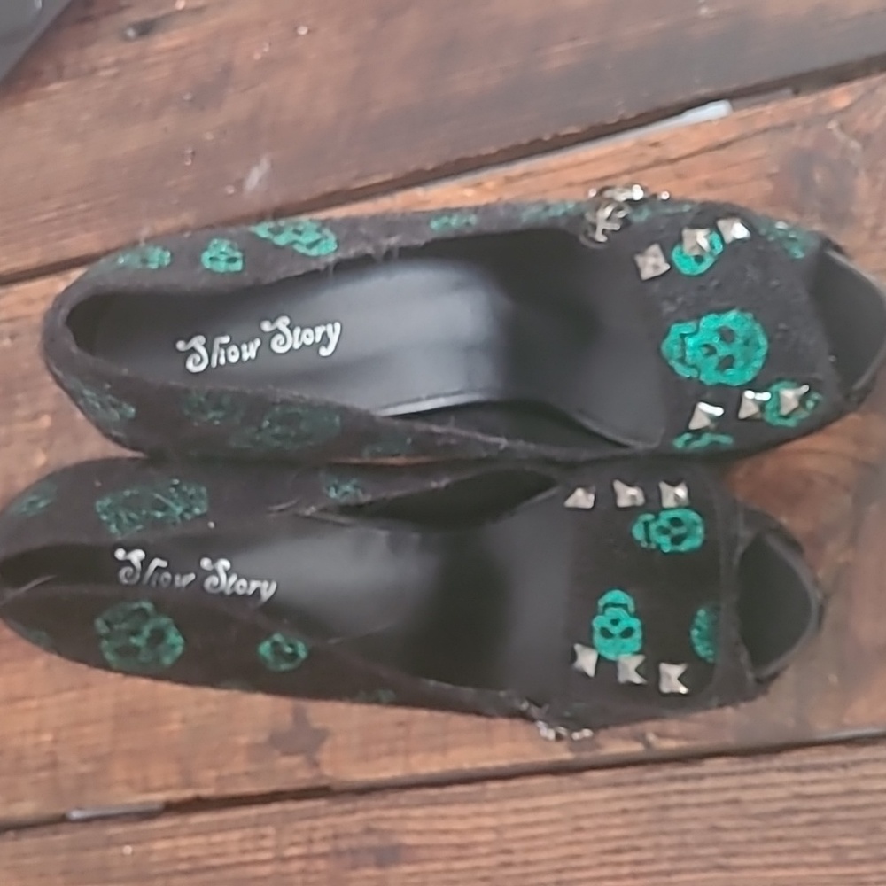 Show story heels